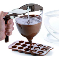 F&uuml;lltrichter 0,8 l qualitativ hochwertiges Dosiersieb von Silikomart Easy Choc mit 3 auswechselbaren Spitzen Spezialedition mit pinkem Griff