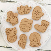 Weihnachten Winter Ausstecher plus Präger Set 16 teilig - 8 Ausstecher und 8 Stempel - Schneekugel, Zuckerstange, Weihnachtsmann, Schneemann, Socken, Rentier, Glocken, Handschuh
