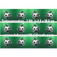 Fu&szlig;ball kommt aus Torte  - Tortenband essbar 6,5 cm hoch - 3 x 29,6 cm auf premium Fondantpapier