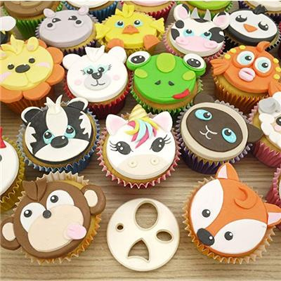 Tier Gesichter Ausstecher Set von fmm - Mix n Match Animal Faces Cutters f&uuml;r Cupcakes und Kekse Durchmesser 6,5 cm  - 5  in 1 Ausstecher f&uuml;r hunderte Gesichter