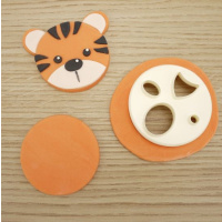 Tier Gesichter Ausstecher Set von fmm - Mix n Match Animal Faces Cutters f&uuml;r Cupcakes und Kekse Durchmesser 6,5 cm  - 5  in 1 Ausstecher f&uuml;r hunderte Gesichter