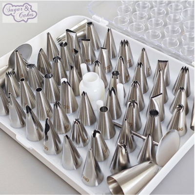 Spritztüllenset Ededelstahl 52-teilig Plus 2 x Blumennagel und Adapter - in der praktischen Kunststoff Aufbewahrungsbox