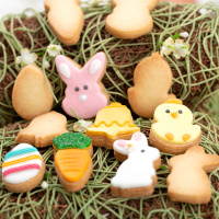 Ostern Mini Ausstecher Set - Hase, Küken, Ei, Hasenkopf, Karotte, Glocke aus Kunststoff von Decora 6-teilig